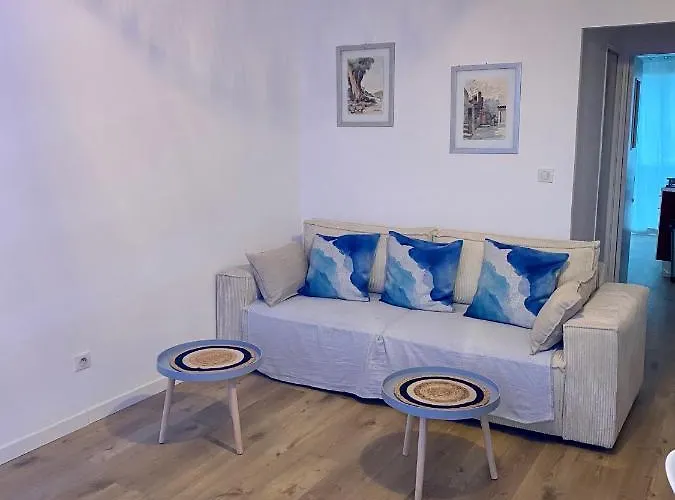 Apartment Centre Bord De T3 *